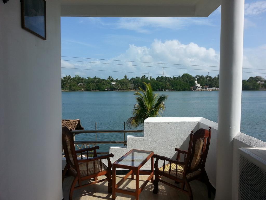 Villa River View Aluthgama Eksteriør billede